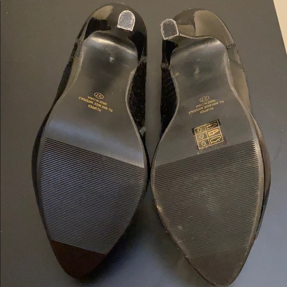 Black pumps from Spring Shoes - Picture 6 of 8